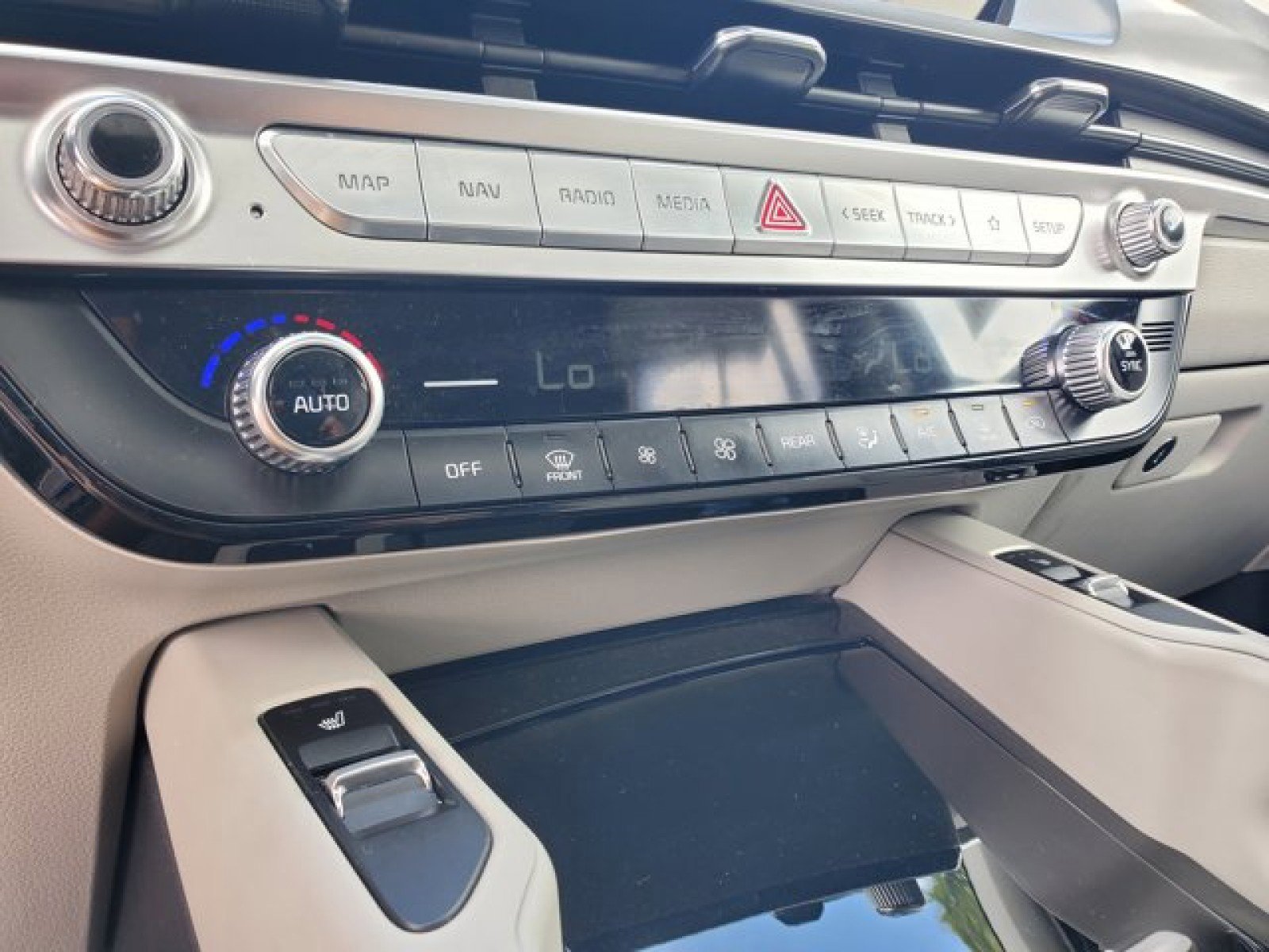 Used 2024 Kia Telluride S w/ S Sunroof Package image 25