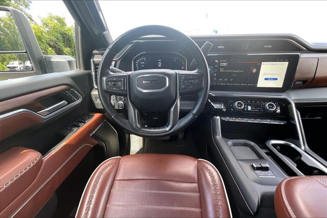 Used 2025 GMC Sierra 2500 Denali Ultimate AWD/4WD image 5