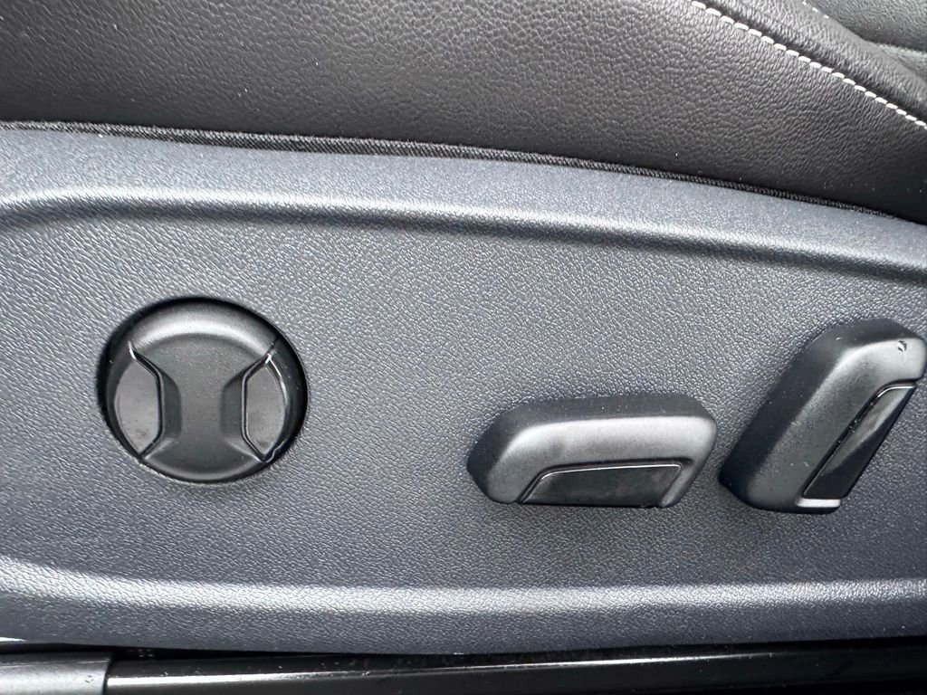 Used 2023 Volkswagen Jetta SE FWD image 26