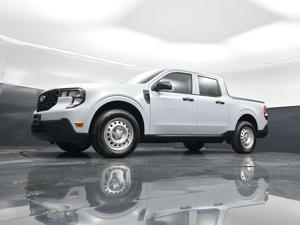 Certified 2025 Ford Maverick XL FWD image 40