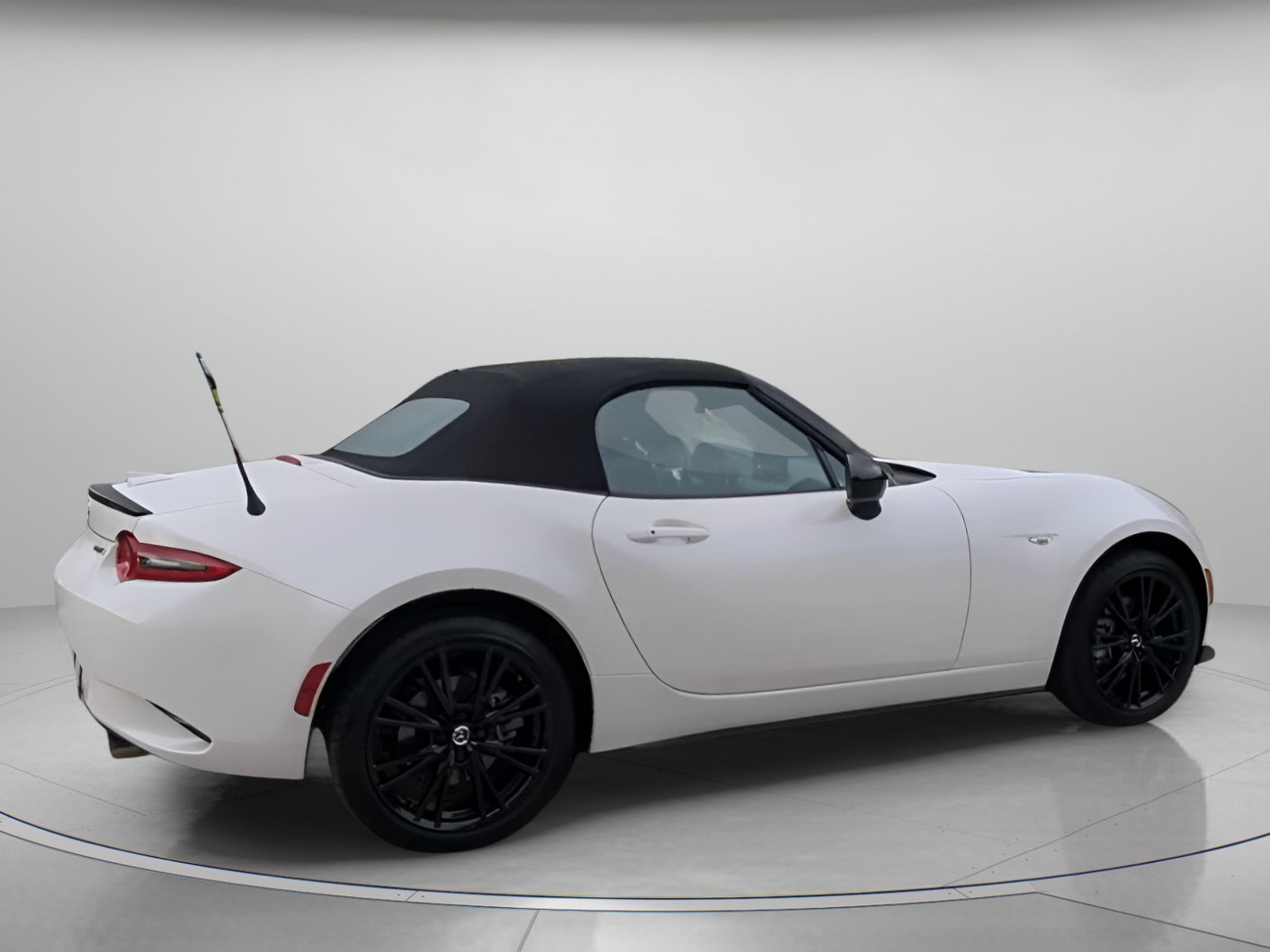 Used 2024 MAZDA MX-5 Miata Club RWD image 30
