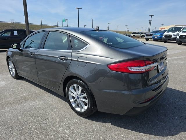 Certified 2020 Ford Fusion SE image 3