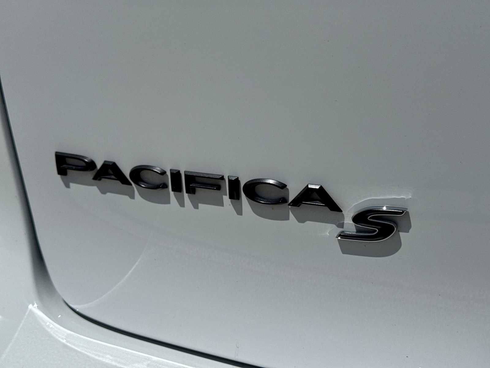 Used 2026 Chrysler Pacifica Limited w/ S Appearance Package AWD/4WD image 12
