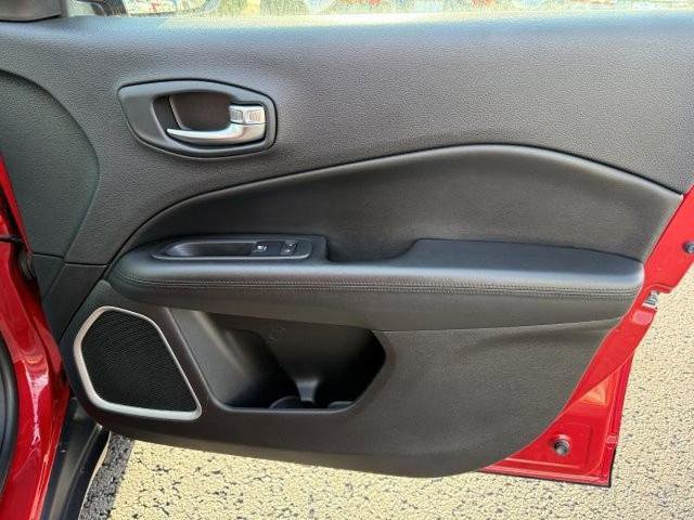 Used 2019 Jeep Compass Latitude image 20