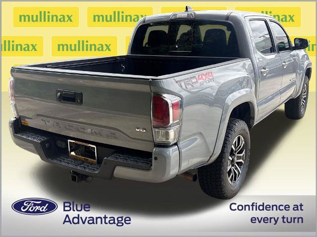 Used 2020 Toyota Tacoma TRD Sport w/ TRD Premium Sport Package AWD/4WD image 4