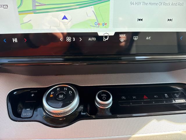 Certified 2025 Ford Expedition Active image 25