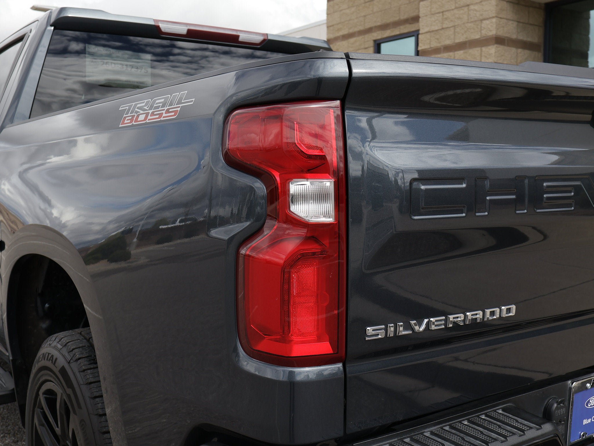 Used 2022 Chevrolet Silverado 1500 LT Trail Boss w/ Safety Package AWD/4WD image 18