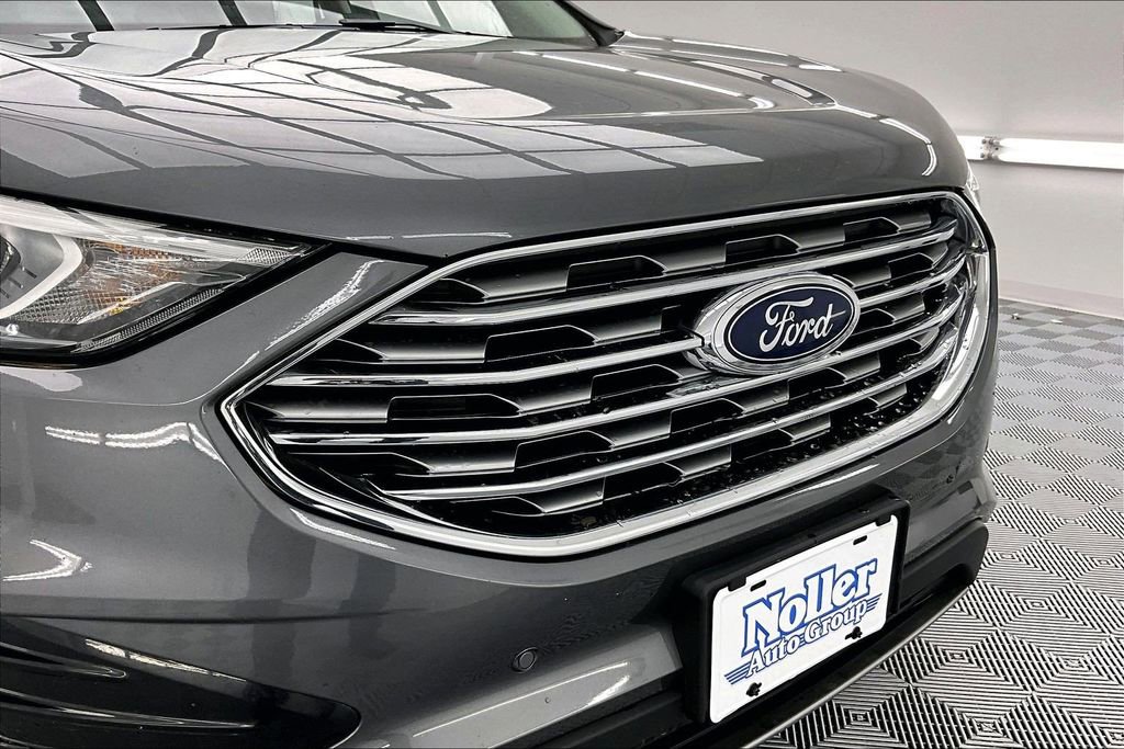 Certified 2022 Ford Edge Titanium AWD/4WD image 28