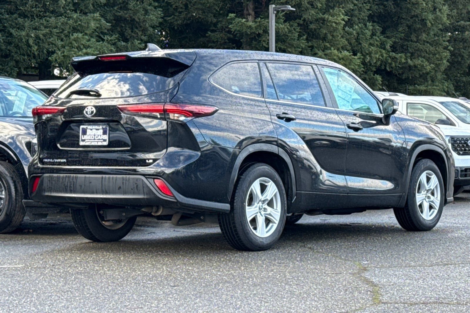 Used 2024 Toyota Highlander LE image 5