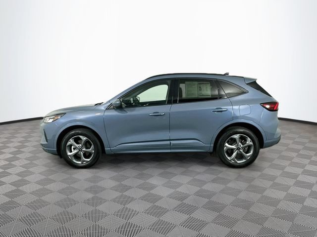 Certified 2023 Ford Escape ST-Line Select AWD/4WD image 7