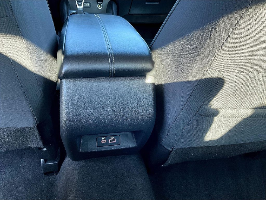 Used 2025 Nissan Altima 2.5 SV FWD image 10