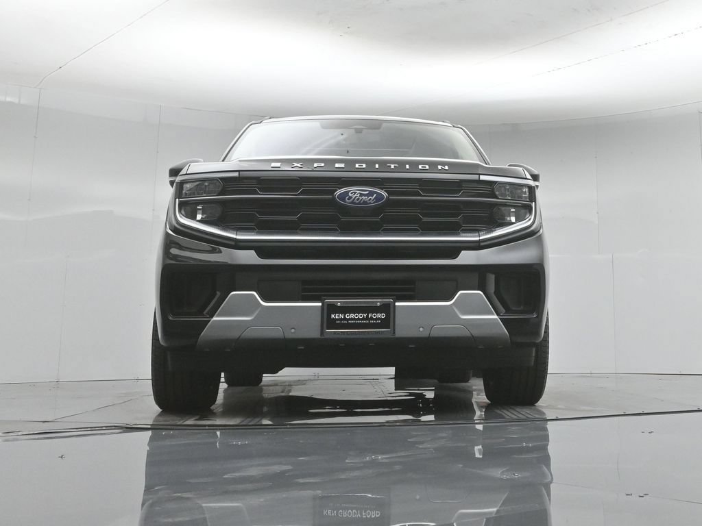 Certified 2025 Ford Expedition Platinum w/ Driver's Package AWD/4WD image 52
