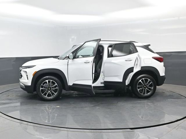Used 2025 Chevrolet TrailBlazer LT AWD/4WD image 28