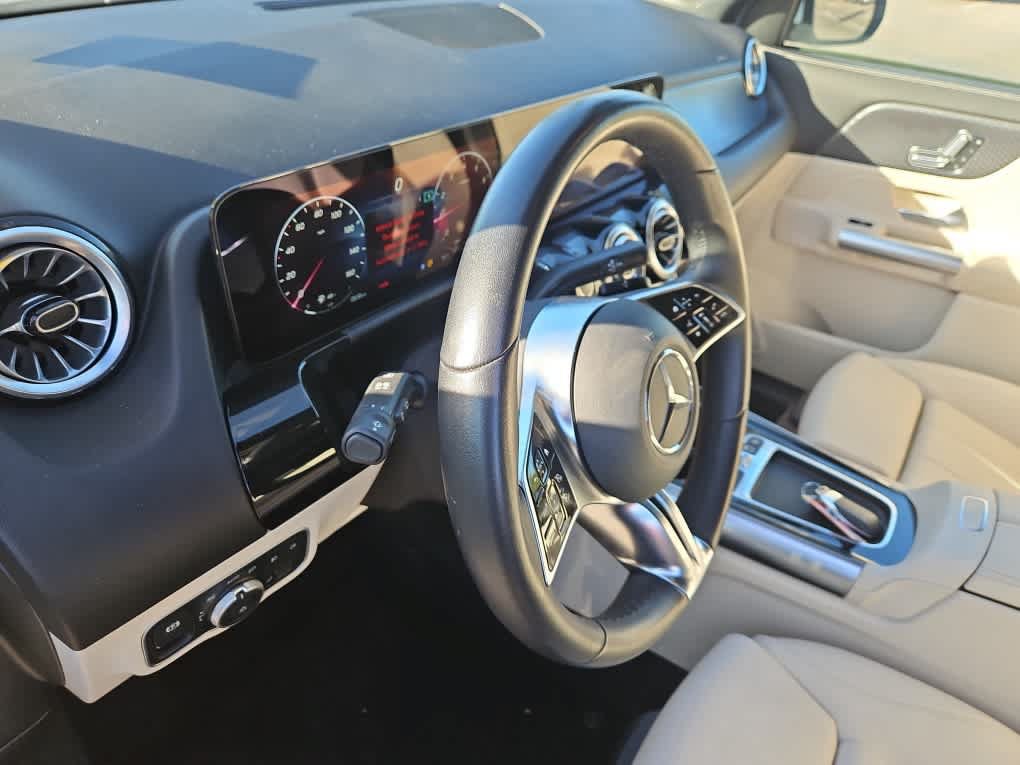 Used 2025 Mercedes-Benz GLA 250 image 9