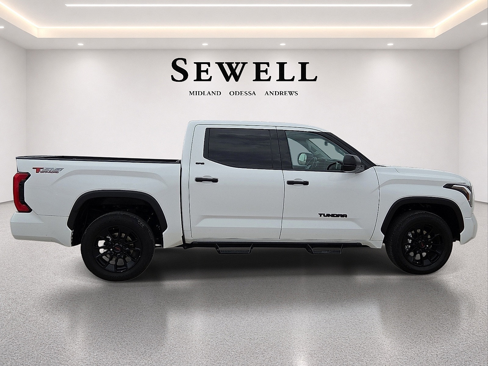 Used 2022 Toyota Tundra SR5 RWD image 5