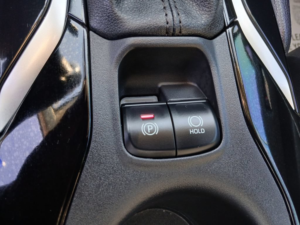 Used 2022 Toyota Corolla Cross XLE w/ Convenience Package FWD image 19