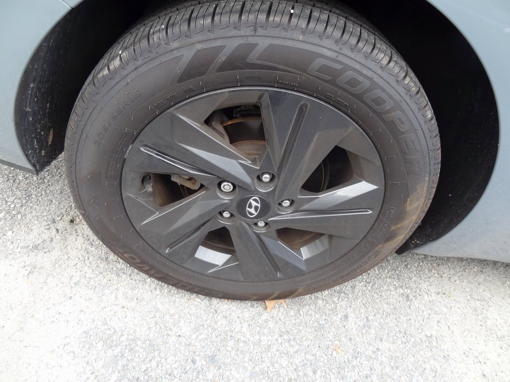 Used 2021 Hyundai Elantra SEL image 11