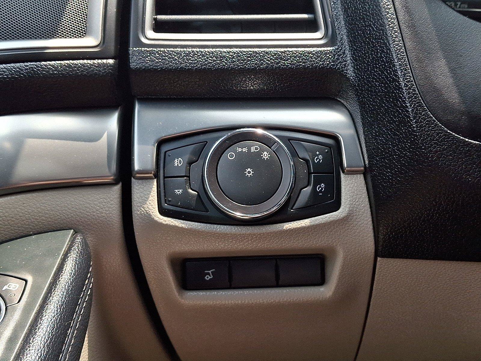 Certified 2018 Ford Explorer XLT w/ Equipment Group 202A AWD/4WD image 24