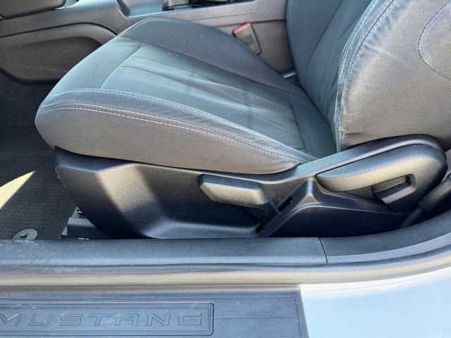 Certified 2019 Ford Mustang Coupe RWD image 9