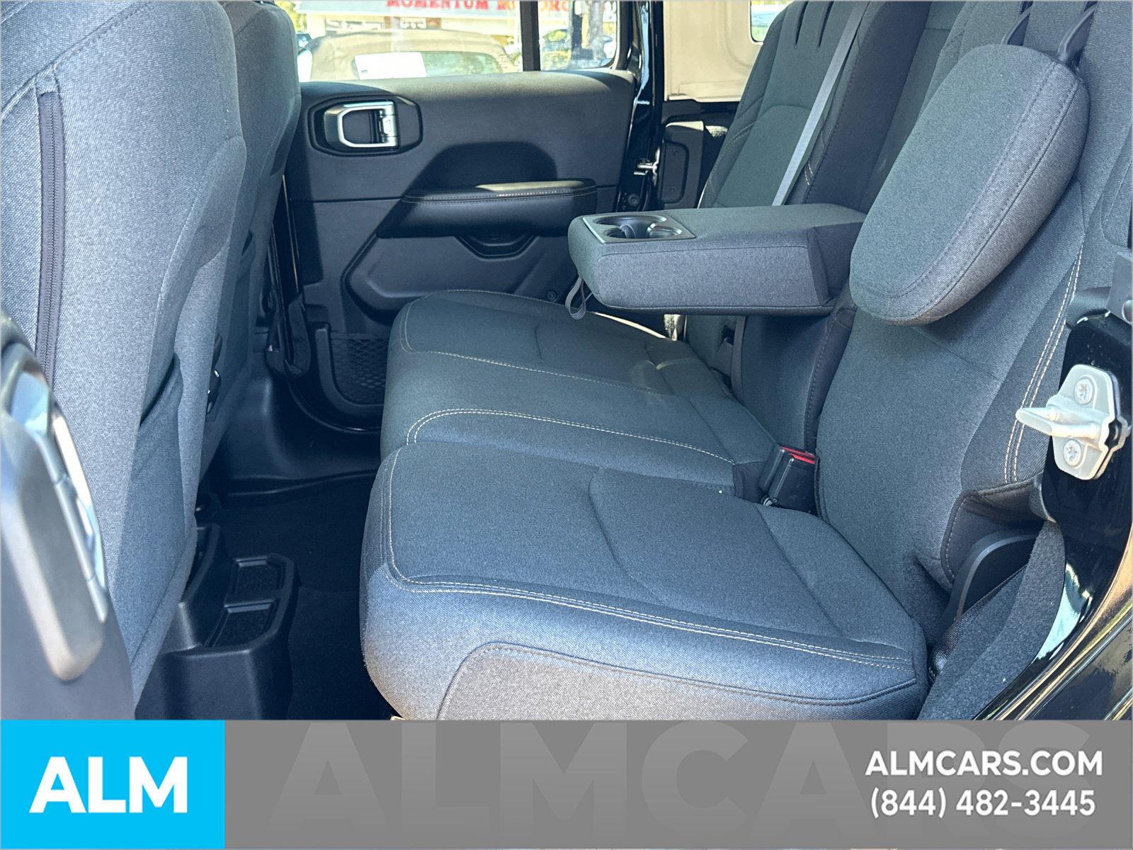 Used 2024 Jeep Wrangler Unlimited Sahara AWD/4WD image 22