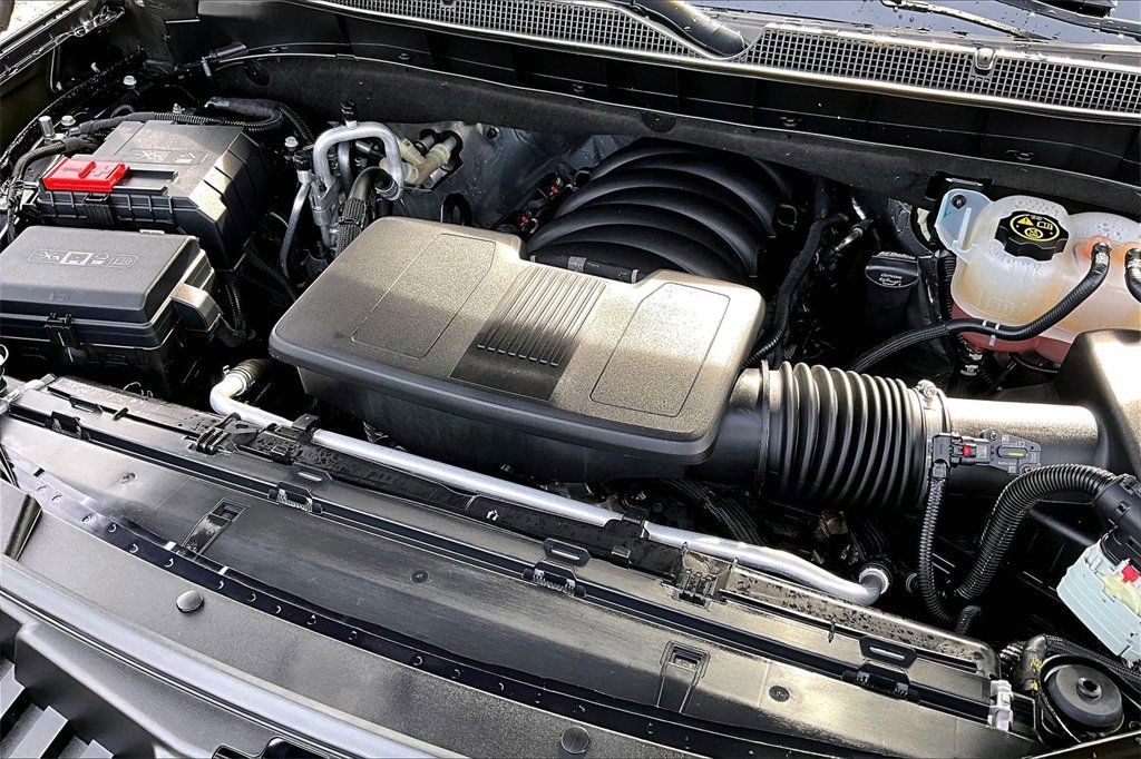 Used 2023 Chevrolet Tahoe Z71 w/ Luxury Package image 35