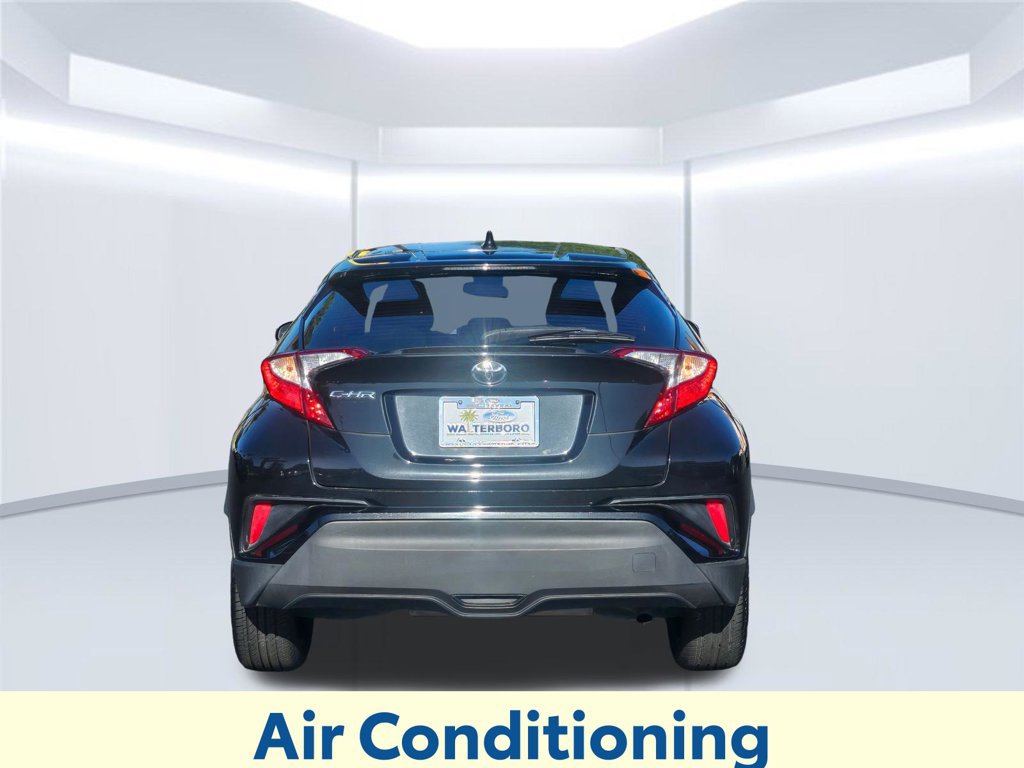 Used 2021 Toyota C-HR XLE FWD image 19