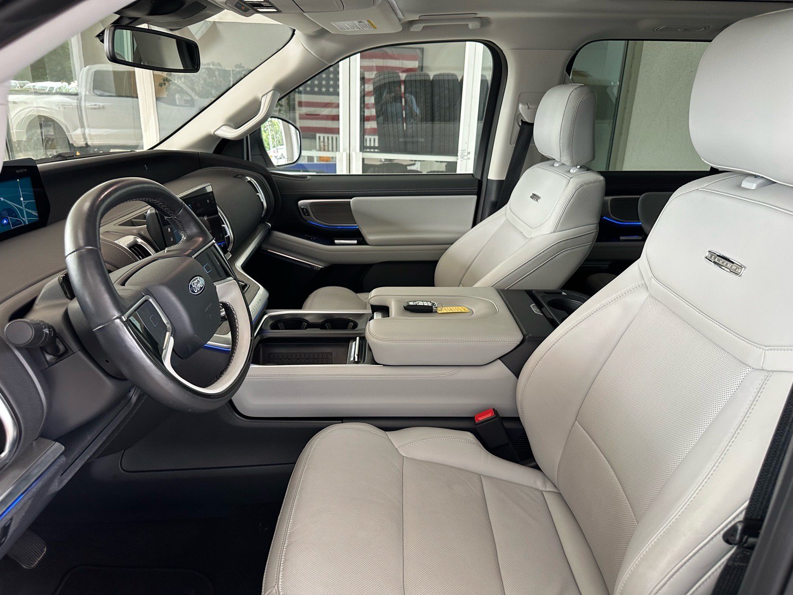 Certified 2025 Ford Expedition Platinum w/ Driver's Package AWD/4WD image 18