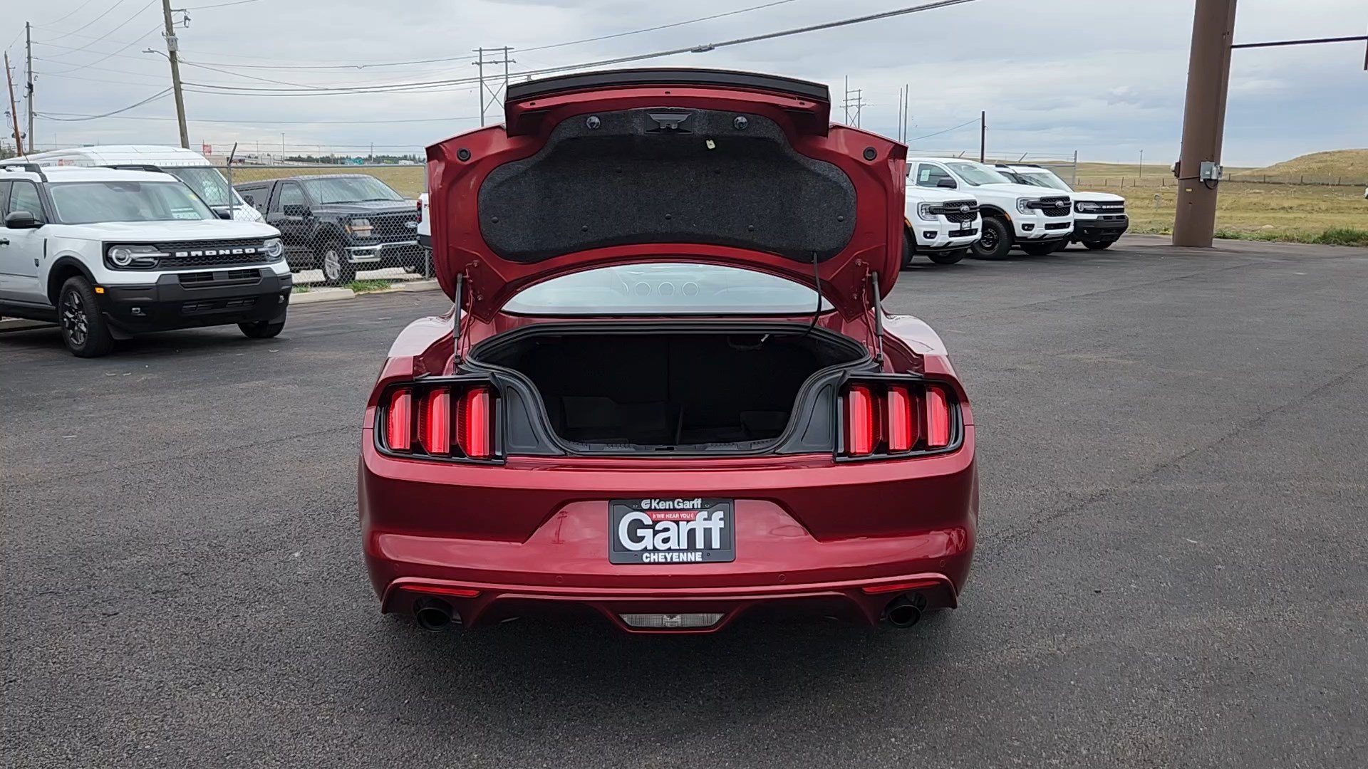 Certified 2017 Ford Mustang Coupe RWD image 17