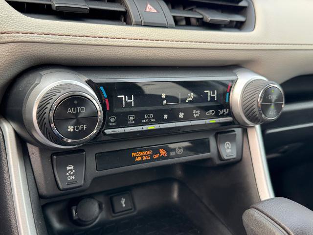 Used 2022 Toyota RAV4 XLE AWD/4WD image 21