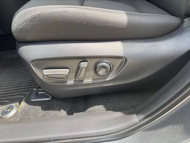Used 2022 Toyota RAV4 XLE w/ Convenience Package AWD/4WD image 15