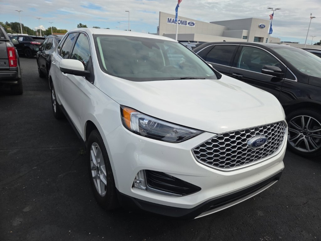 Certified 2024 Ford Edge SEL w/ Convenience Package AWD/4WD image 3