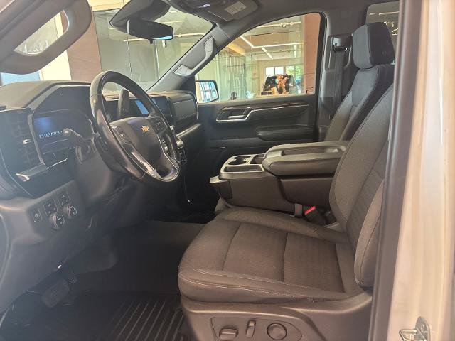Used 2023 Chevrolet Silverado 1500 LT AWD/4WD image 12