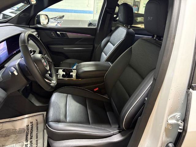 Used 2025 Buick Enclave Sport Touring w/ Power Package AWD/4WD image 10