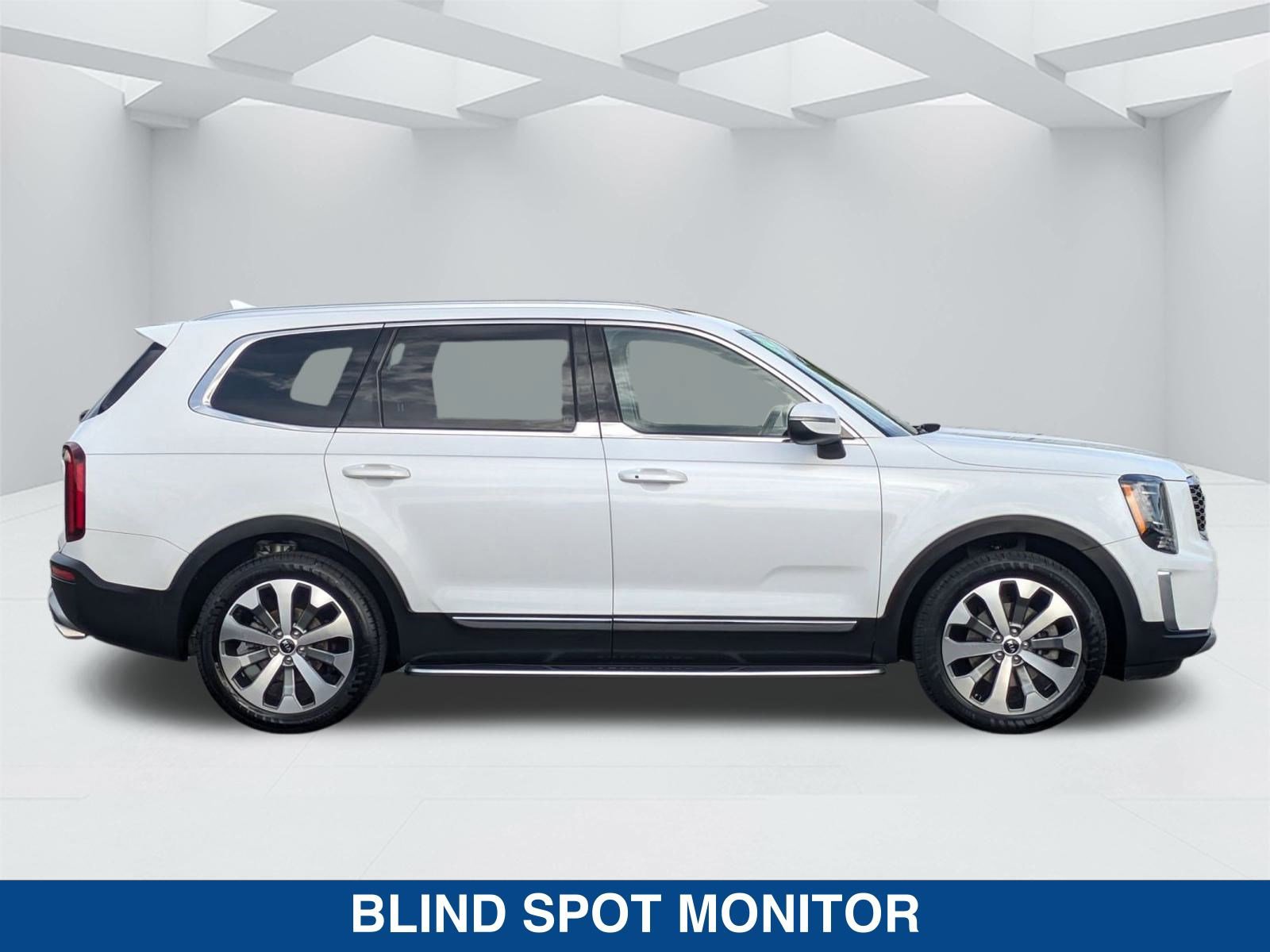 Used 2020 Kia Telluride EX w/ EX Premium Package image 3