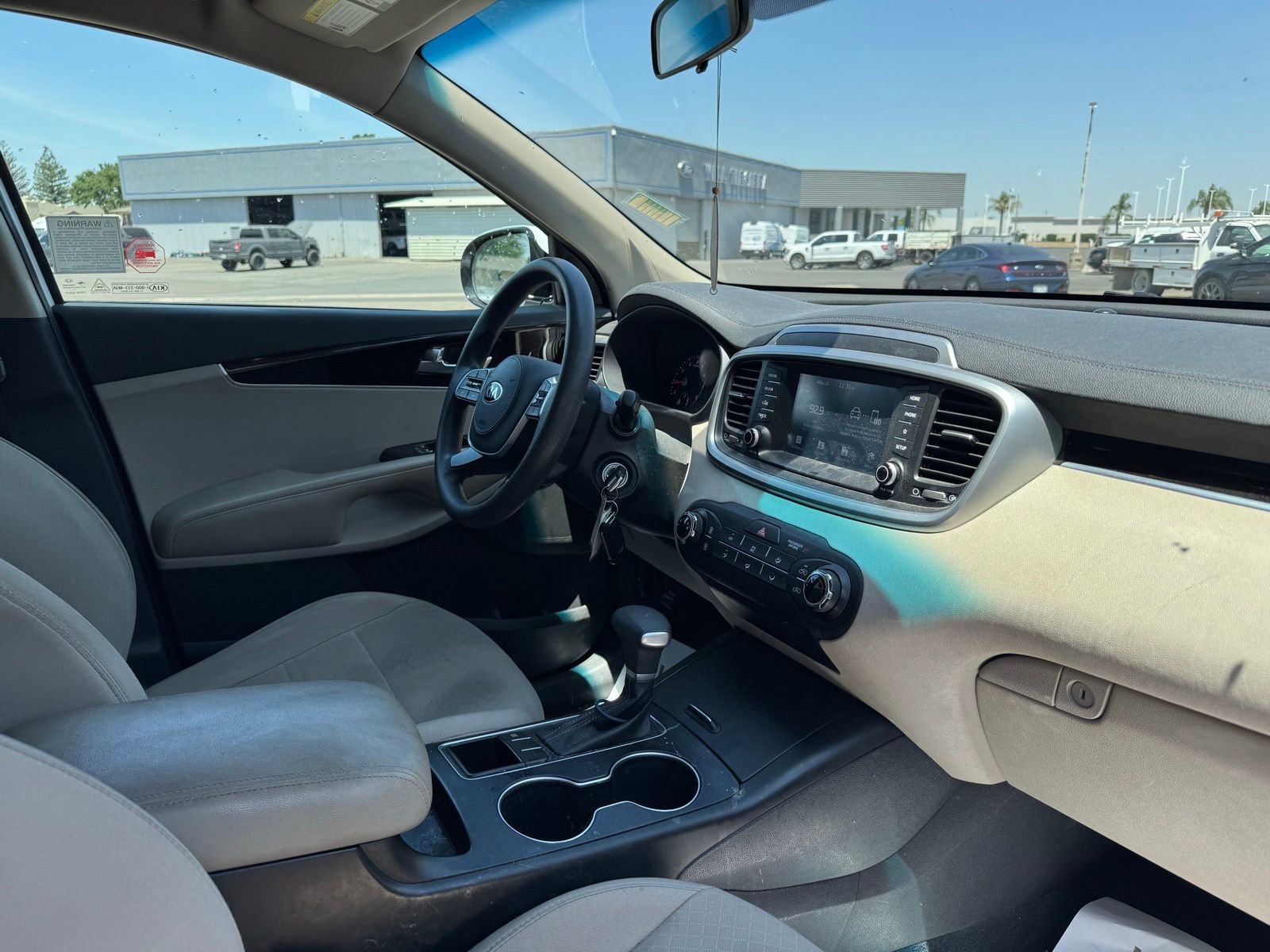 Used 2020 Kia Sorento LX FWD image 17