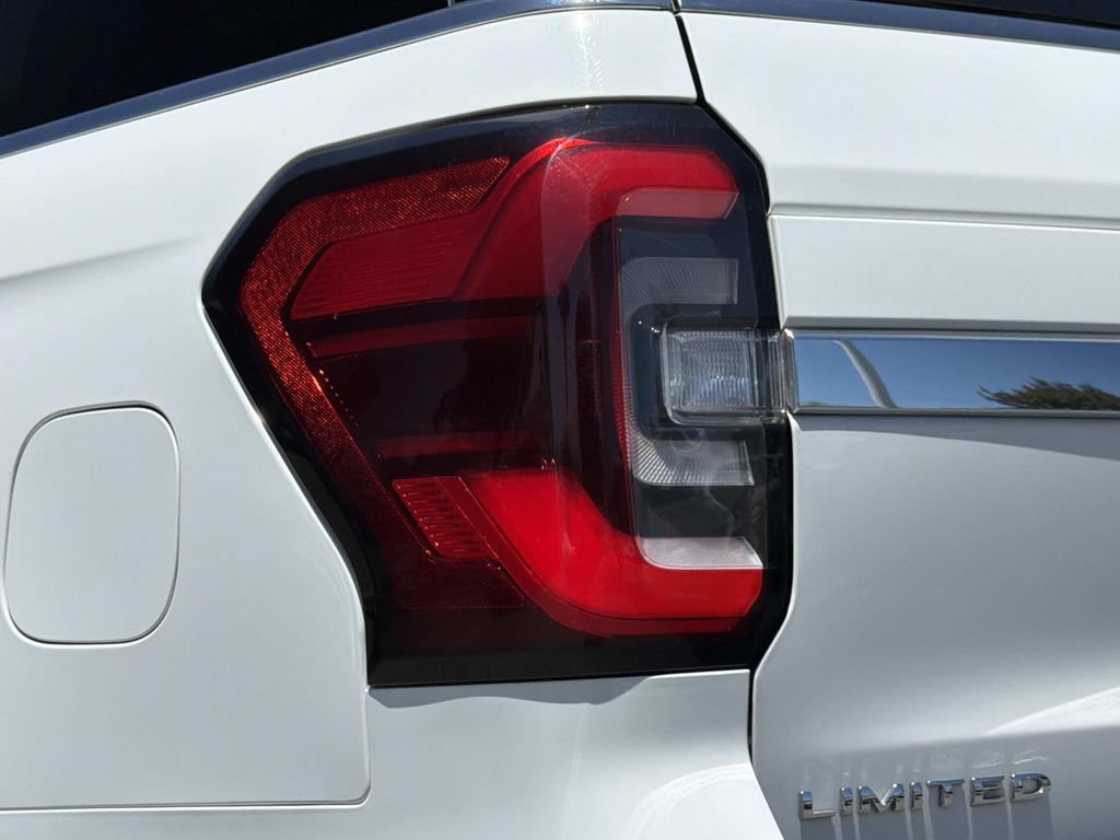 Certified 2024 Ford Expedition Limited AWD/4WD image 8