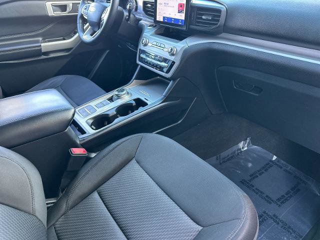 Certified 2023 Ford Explorer XLT RWD image 16