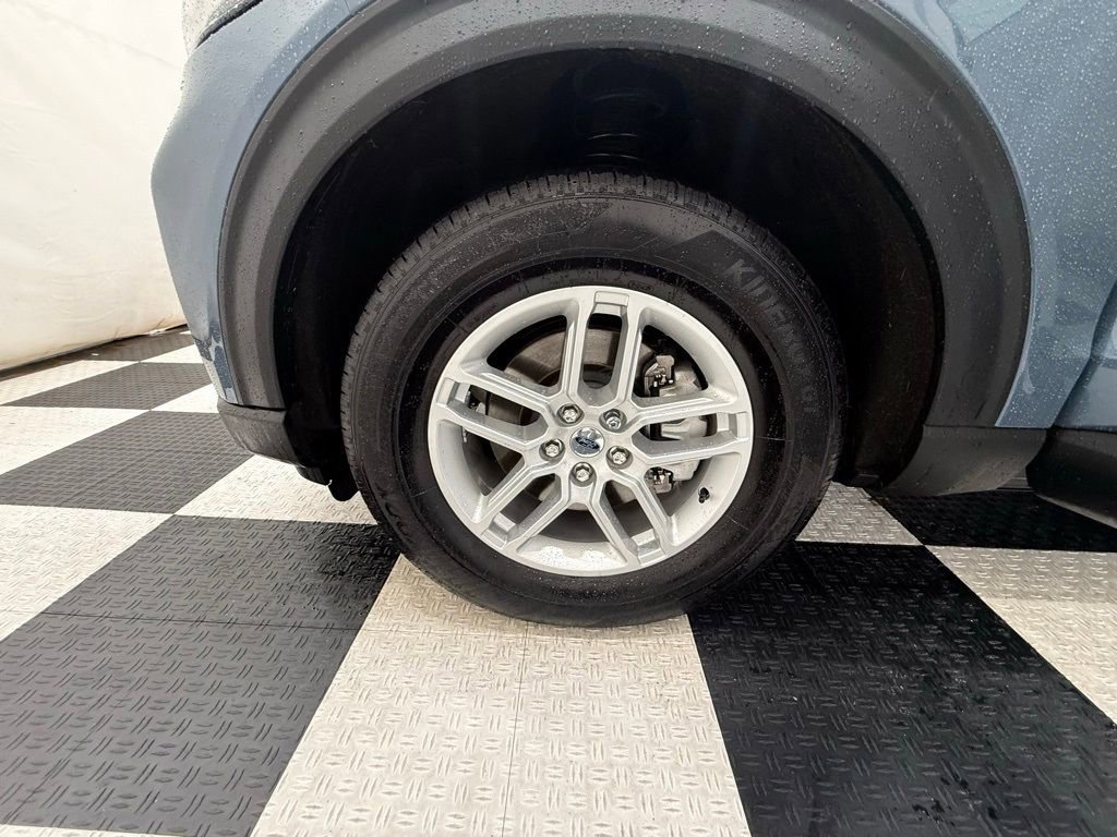 Certified 2025 Ford Explorer Active image 10