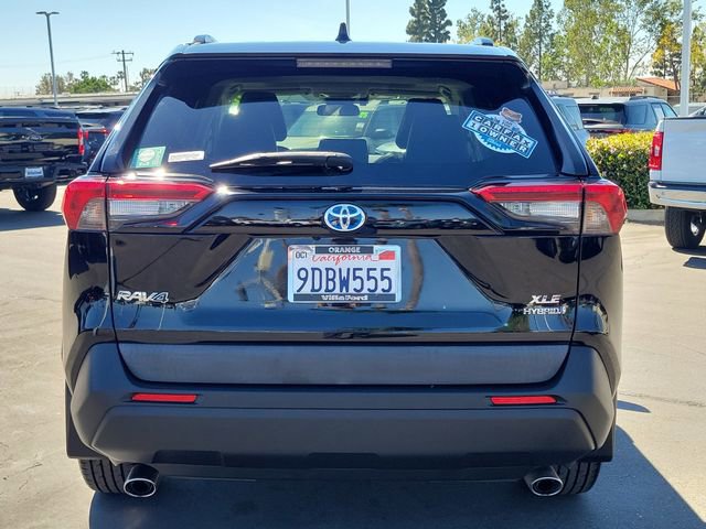 Used 2022 Toyota RAV4 XLE Premium image 4