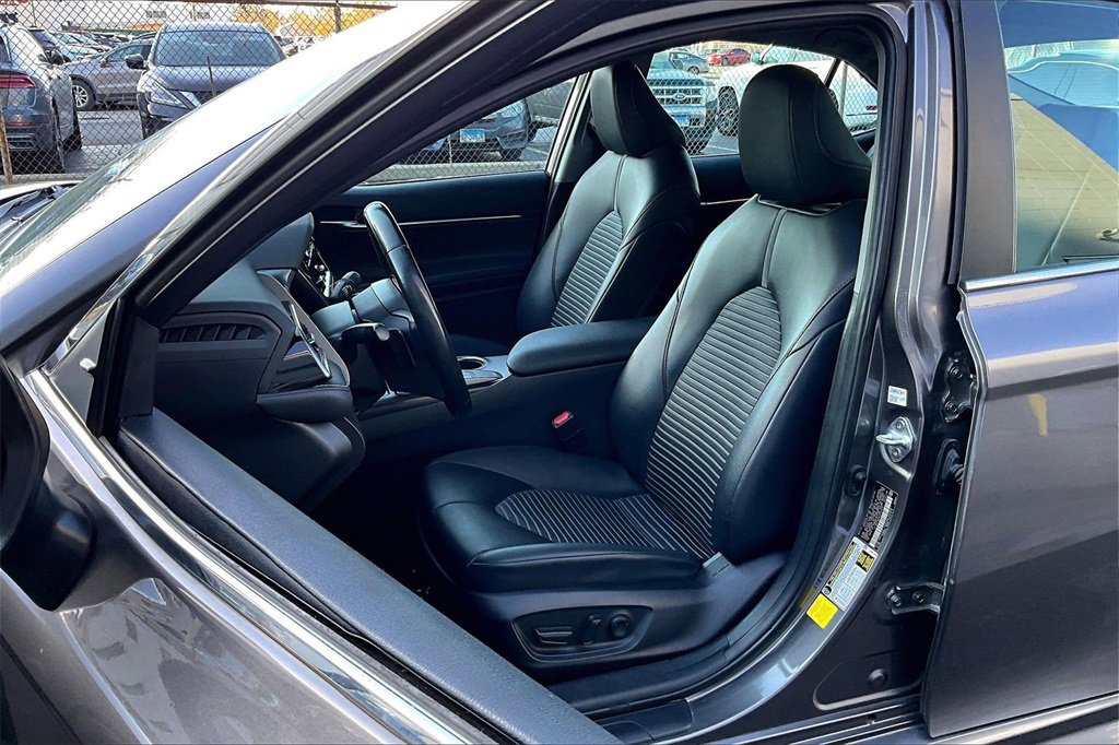 Used 2023 Toyota Camry SE image 23