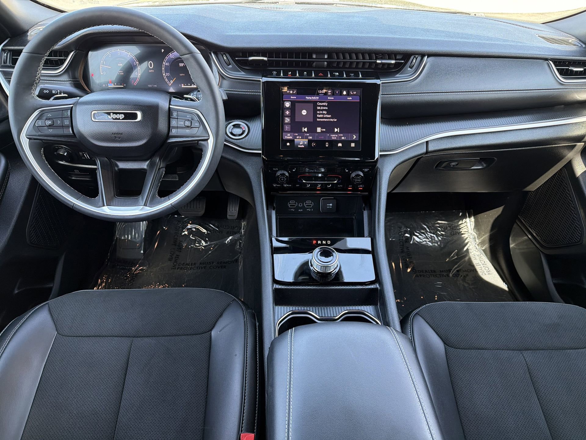 Used 2025 Jeep Grand Cherokee Altitude image 2