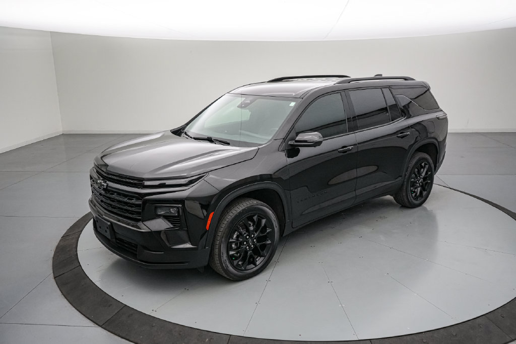 Used 2026 Chevrolet Traverse LT w/ Midnight/Sport Edition AWD/4WD image 8