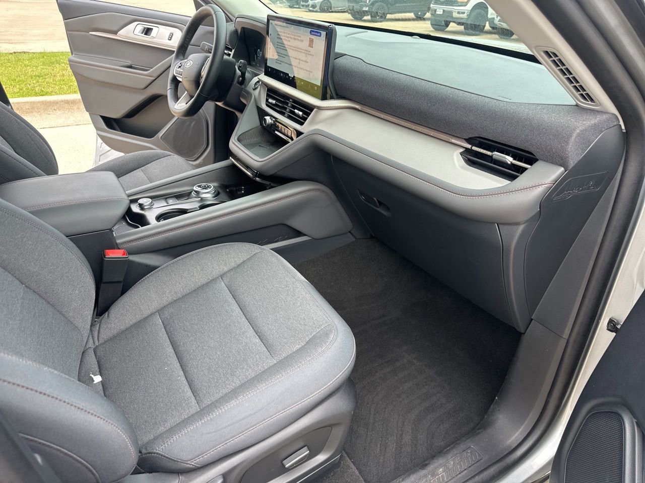 Certified 2025 Ford Explorer Active RWD image 17