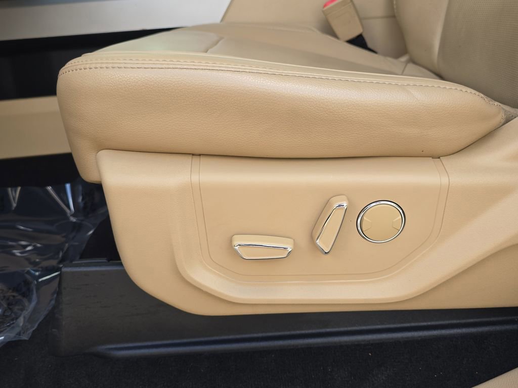 Certified 2019 Ford F350 Lariat w/ Tow Technology Bundle image 18