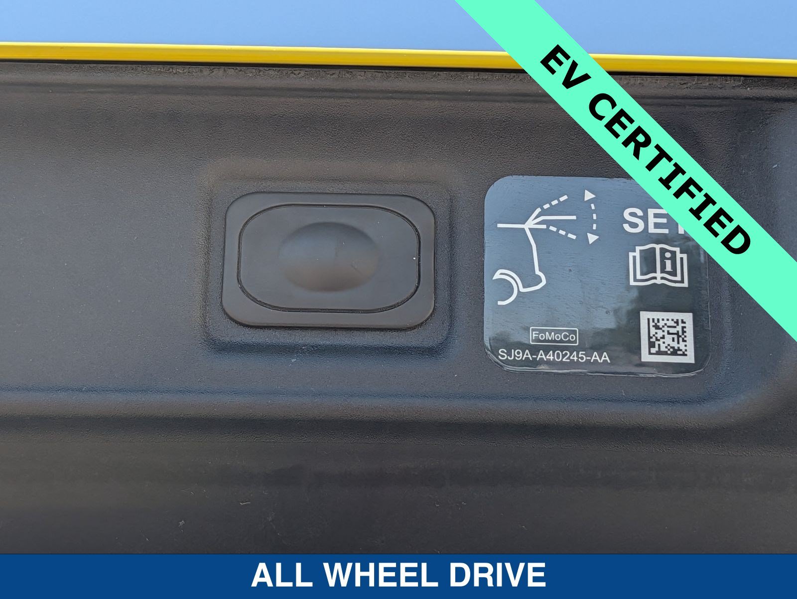 Certified 2025 Ford Mustang Mach-E Premium AWD/4WD image 14