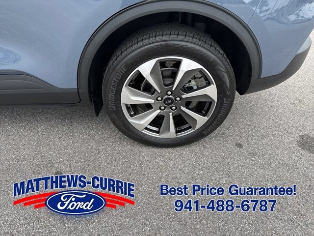 Certified 2025 Ford Escape Platinum w/ Premium Technology Package AWD/4WD image 15