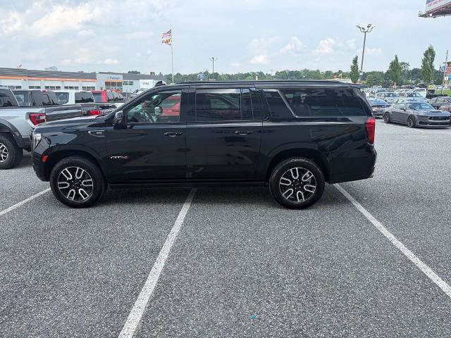 Used 2024 GMC Yukon XL AT4 w/ Technology Package AWD/4WD image 5