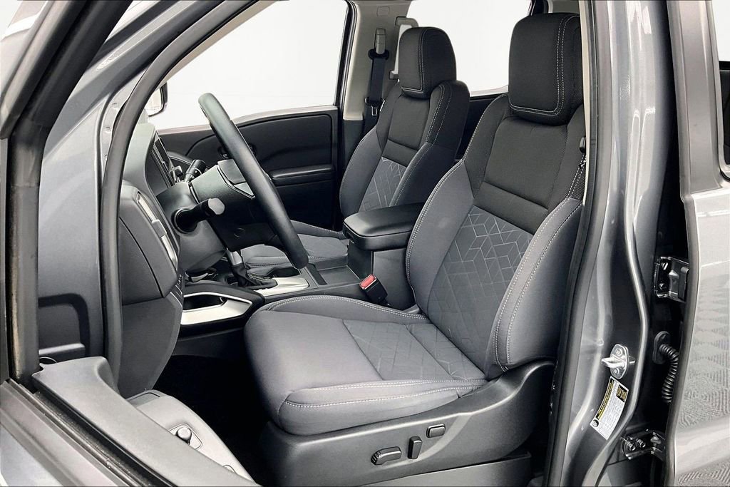 Used 2025 Nissan Frontier SV image 26