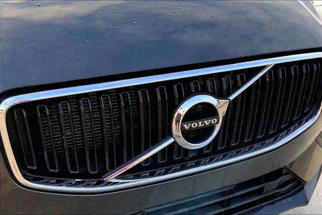Used 2020 Volvo XC60 T5 Momentum image 30