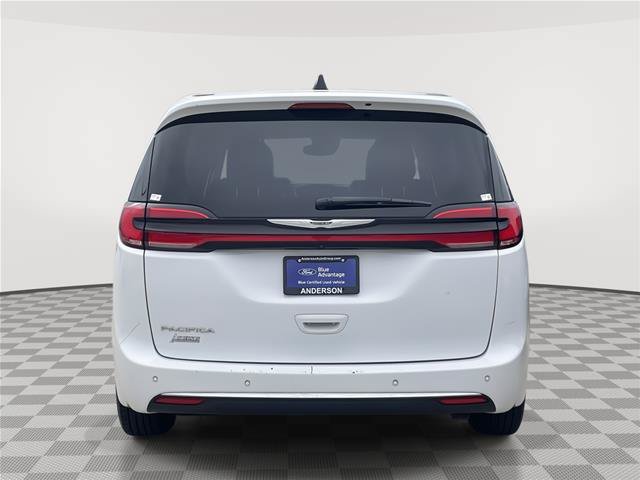 Used 2024 Chrysler Pacifica Touring-L FWD image 8